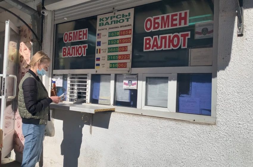 Tiraspolul nu mai vrea lei, doar dolari, euro și lire. De ce sunt prea mulți lei în regiunea transnistreană și cum vor fi afectați oamenii